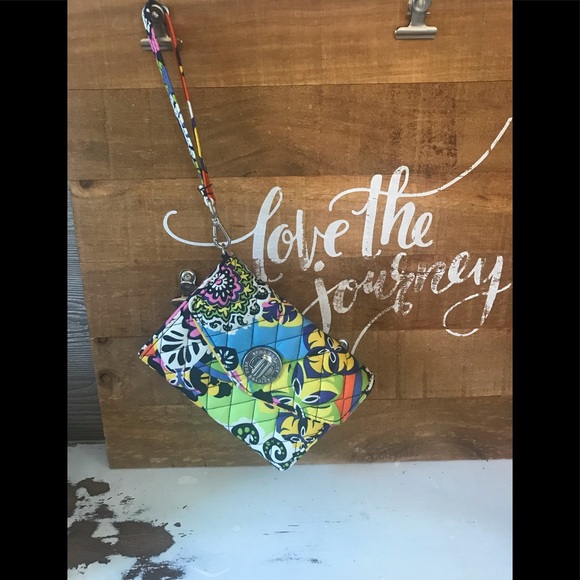 ☀️Vera Bradley Your Turn Smartphone Wristlet -Rio - Picture 1 of 8